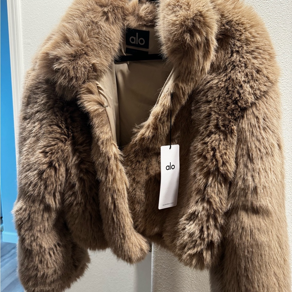 ALO Opulent Faux Fur Cropped Jacket - Picture 9 of 14